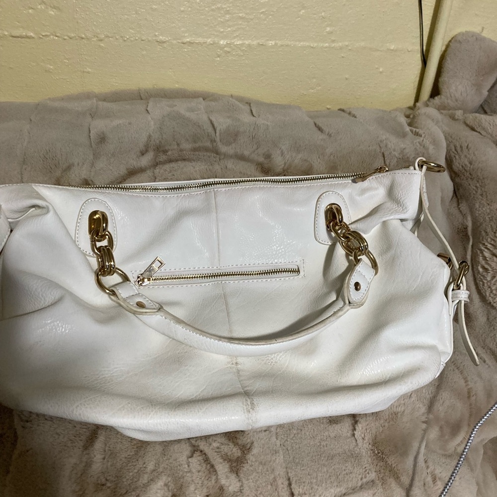 Chic White Leather Shoulder Bag with Gold Accents